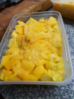 Picture of ripe 'eating' mangoes cut into 1cm cubes.