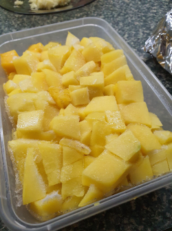 Picture of Turpentine mangoes cut into 1cm cubes.